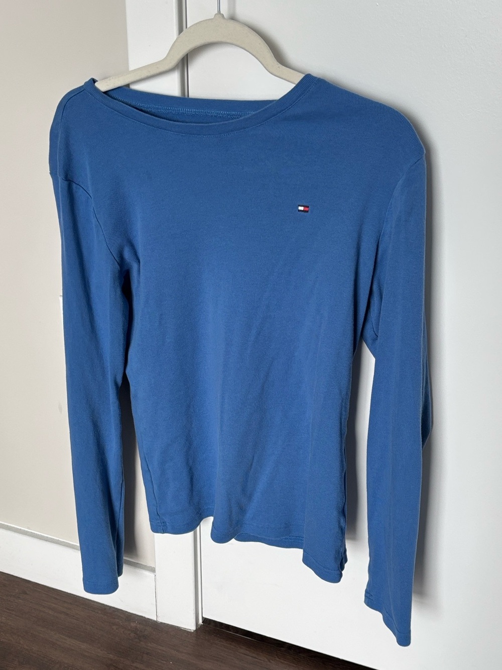 Tommy Hilfiger women’s blue long sleeve top size Large